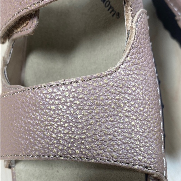 Barefoot Freedom Pink and Gold Sandals with Adjustable Straps - Picture 4 of 11